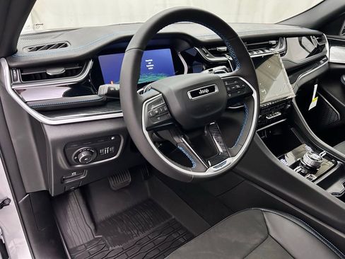 New 2025 Jeep Grand Cherokee Trailhawk w/ Advanced Protech Group II image 21