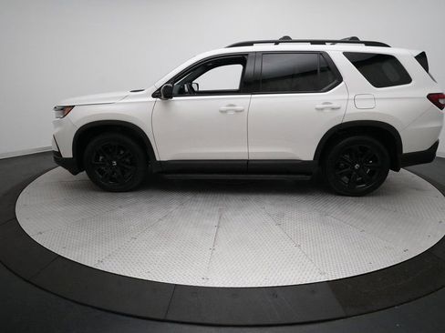 Certified 2025 Honda Pilot Black Edition image 22