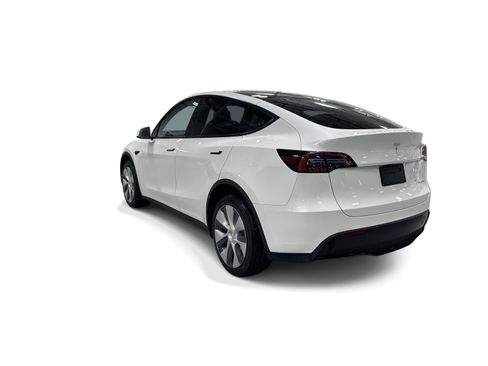 Certified 2023 Tesla Model Y Long Range AWD/4WD image 4