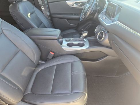 Used 2022 Chevrolet Blazer LT w/ Midnight/Sport Edition image 9