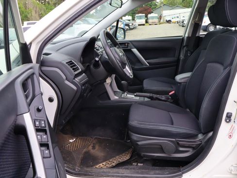 Used 2017 Subaru Forester 2.5i AWD/4WD image 6