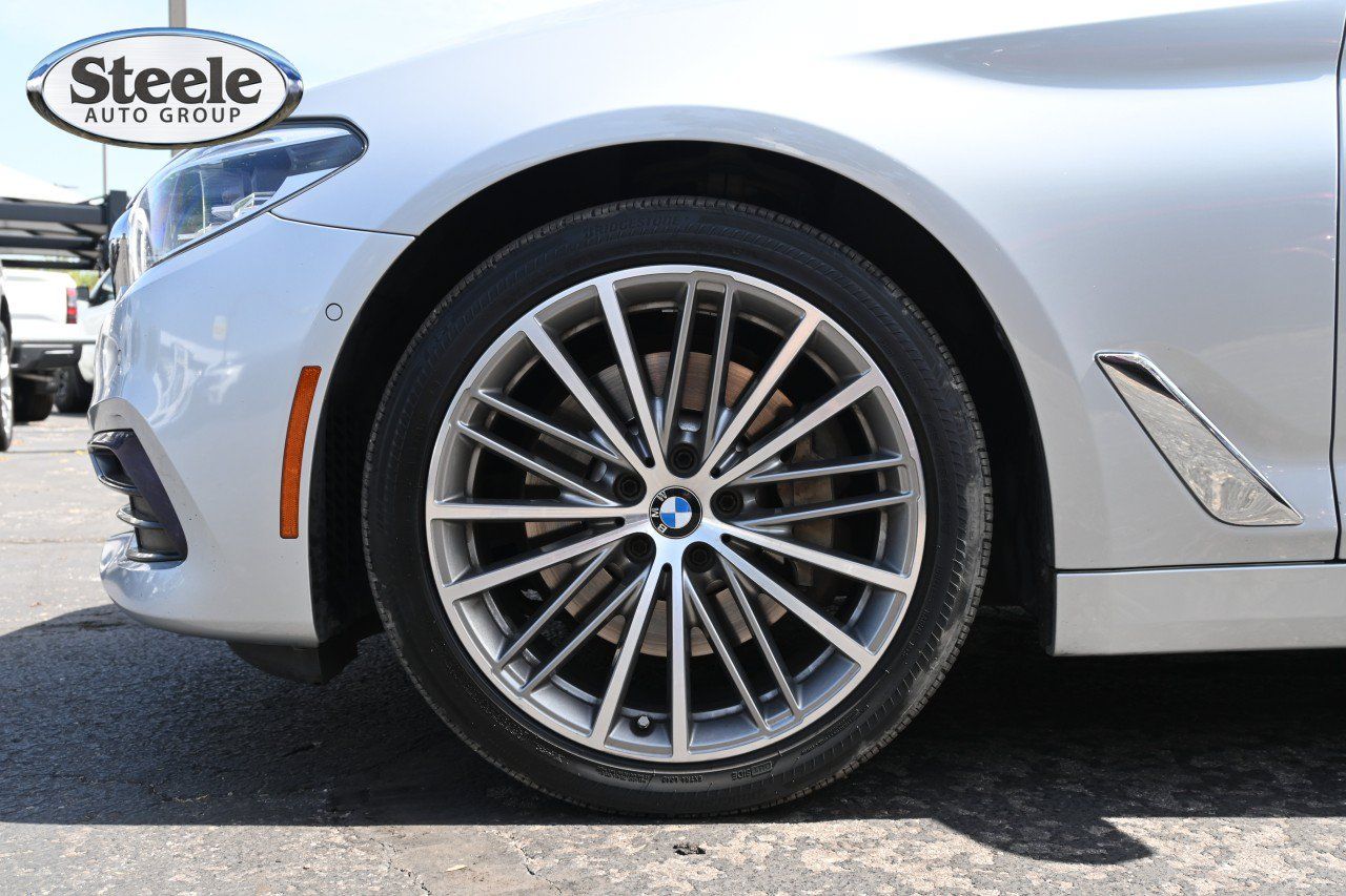 Used 2017 BMW 540i RWD image 28