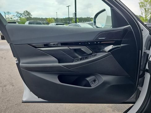 Used 2025 BMW 530i RWD image 31