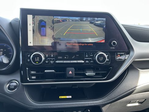 Used 2023 Toyota Highlander Platinum image 21