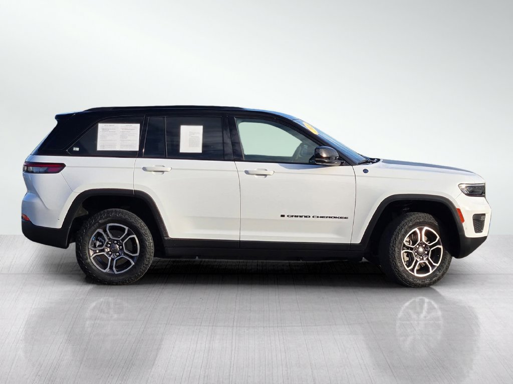 Used 2023 Jeep Grand Cherokee Trailhawk w/ Advanced Protech Group II AWD/4WD image 3