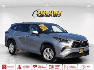 Used 2022 Toyota Highlander L FWD video 1