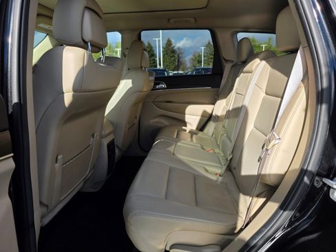 Used 2014 Jeep Grand Cherokee Limited w/ Luxury Group II image 10