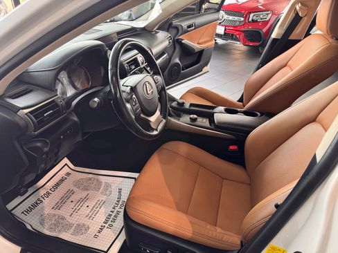 Used 2017 Lexus IS 300 AWD w/ Premium Package image 9