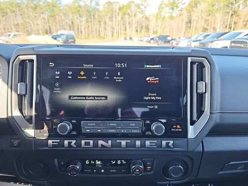 Used 2025 Nissan Frontier SV w/ SV Convenience Package image 25