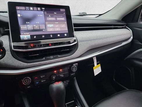 Used 2022 Jeep Compass Latitude image 22