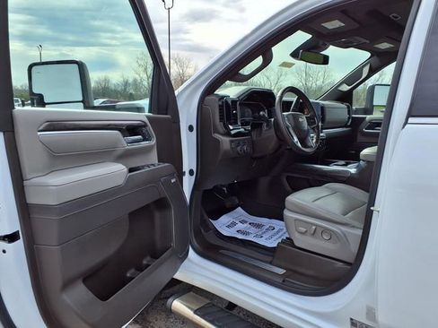 Used 2025 Chevrolet Silverado 3500 LTZ w/ LTZ Convenience Package AWD/4WD image 52