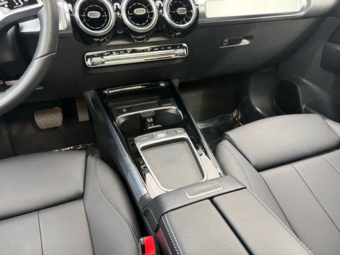 Used 2026 Mercedes-Benz GLB 250 4MATIC image 16