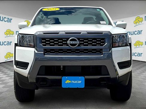 Used 2025 Nissan Frontier SV image 2