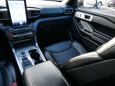 Used 2020 Ford Explorer ST w/ ST Street Pack image 15