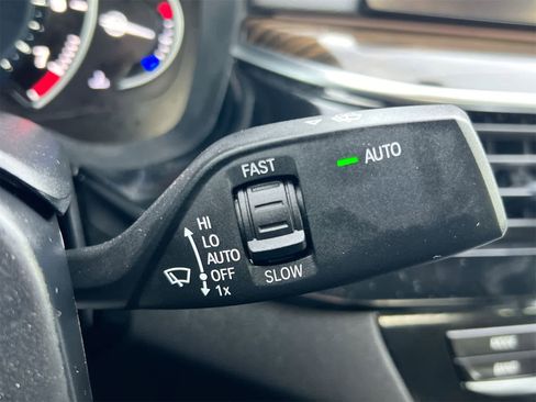 Used 2018 BMW 530i xDrive w/ Premium Package image 25