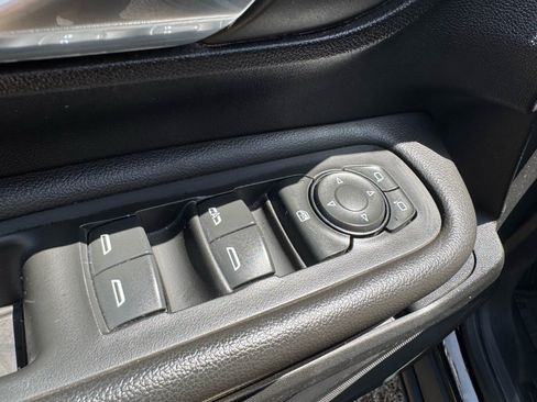 Used 2022 GMC Terrain SLE w/ Driver Convenience Package FWD image 22