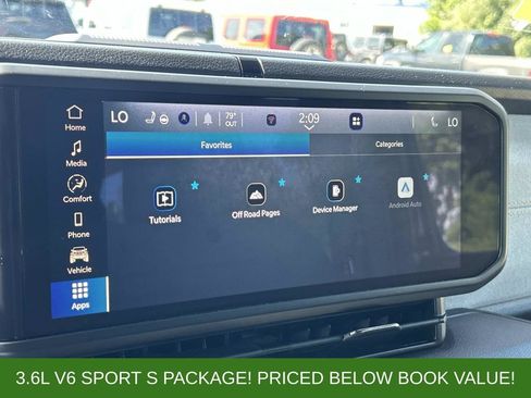 Used 2025 Jeep Wrangler Unlimited Sport AWD/4WD image 28