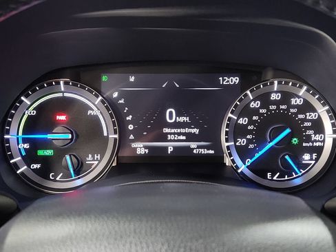 Used 2022 Toyota Highlander XLE AWD/4WD image 35