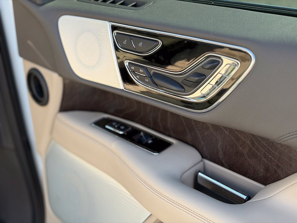 Used 2023 Lincoln Navigator Reserve AWD/4WD image 24