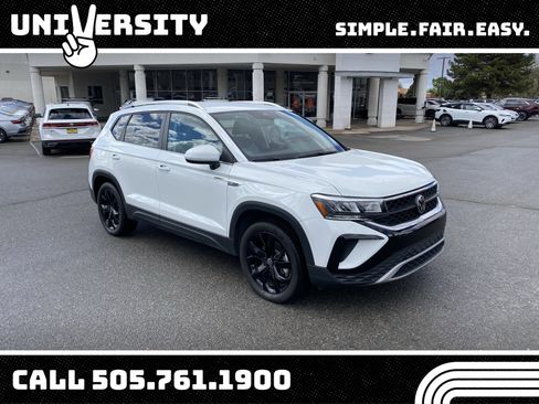 Used 2023 Volkswagen Taos SE w/ Black Wheel Package image 1