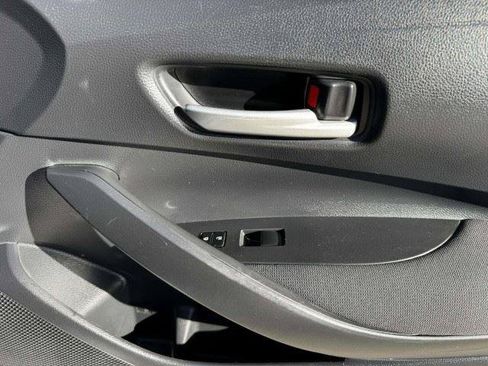 Used 2020 Toyota Corolla LE FWD image 45
