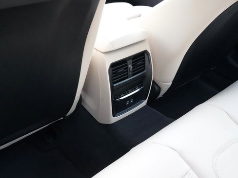 New 2025 BMW 330i xDrive Sedan w/ Premium Package image 9