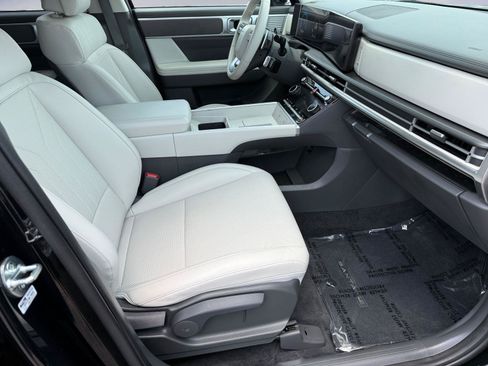 Used 2024 Hyundai Santa Fe SEL FWD image 15