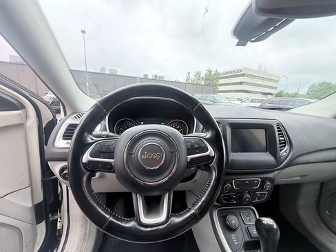 Used 2018 Jeep Compass Latitude w/ Popular Equipment Group AWD/4WD image 14