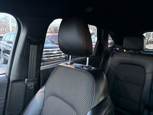 Used 2025 Ford Escape ST-Line w/ Equipment Group 301A image 40