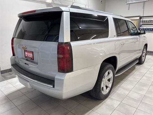 Used 2015 Chevrolet Suburban LTZ image 4