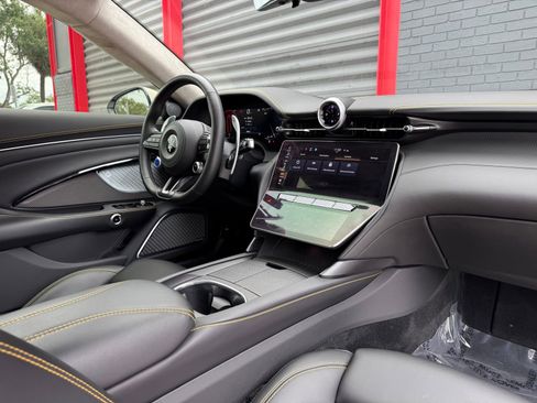 Used 2024 Maserati GranTurismo Trofeo AWD/4WD image 37