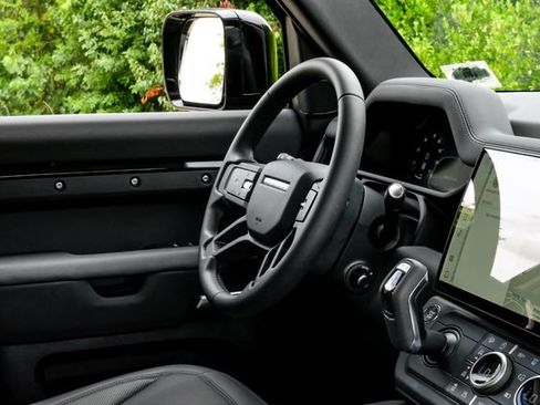 Used 2026 Land Rover Defender 110 S AWD/4WD image 22