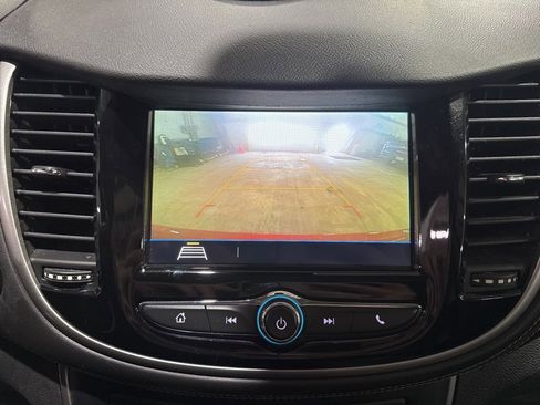 Used 2019 Chevrolet Trax LT w/ LT Convenience Package image 25