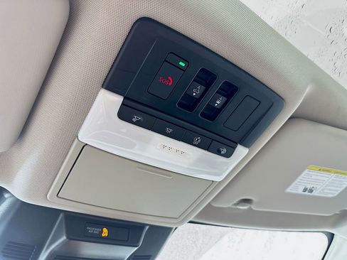 Used 2023 Nissan Rogue SL image 27