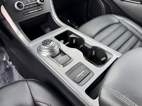 Used 2022 Ford Edge SEL w/ Class II Trailer Tow Package image 33