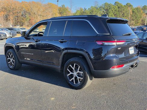 Used 2023 Jeep Grand Cherokee Limited image 4