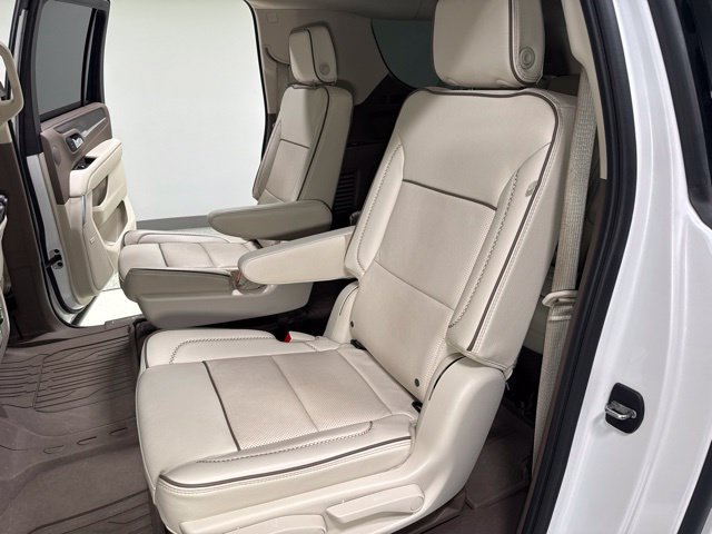 Used 2023 GMC Yukon XL Denali w/ Denali Reserve Package AWD/4WD image 2