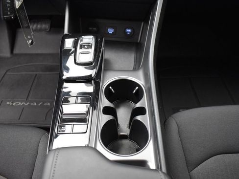 Used 2022 Hyundai Sonata SE w/ Cargo Package image 9