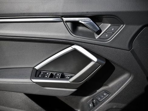 Certified 2025 Audi Q3 2.0T Premium w/ Convenience Package image 13