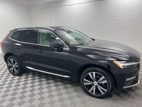 Used 2023 Volvo XC60 B5 Plus w/ Climate Package image 4