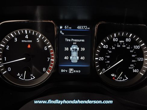 Used 2019 Nissan Titan SV w/ SV Convenience Package RWD image 31