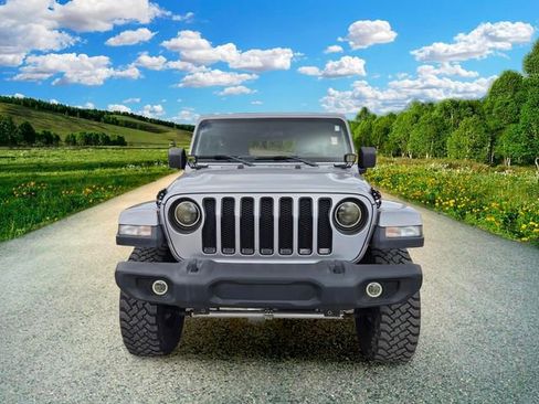 Certified 2019 Jeep Wrangler Unlimited Sahara AWD/4WD image 8