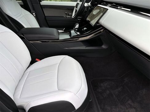 New 2026 Land Rover Range Rover Sport Dynamic SE image 11