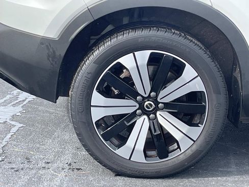 Certified 2023 Volvo C40 P8 Recharge Plus image 9