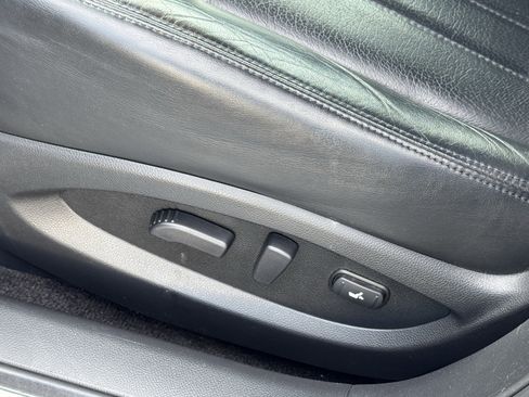 Used 2017 INFINITI QX50 2WD w/ Deluxe Touring Package image 18