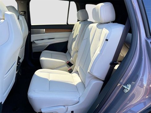 New 2026 Cadillac Vistiq Luxury image 24