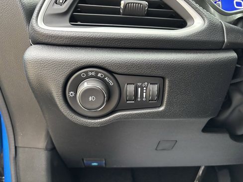 New 2026 Chrysler Pacifica Select image 12