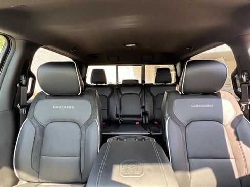 New 2025 RAM 1500 Laramie AWD/4WD image 23