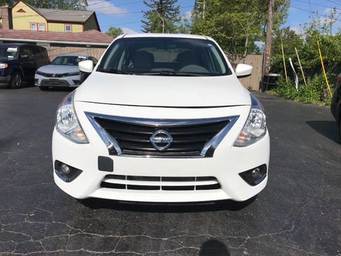 Used 2015 Nissan Versa SV w/ SV Appearance Package image 3