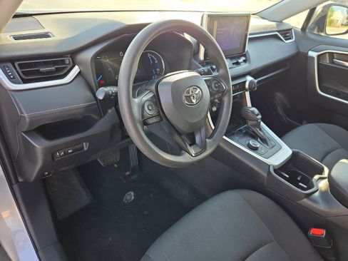 Used 2025 Toyota RAV4 XLE image 13